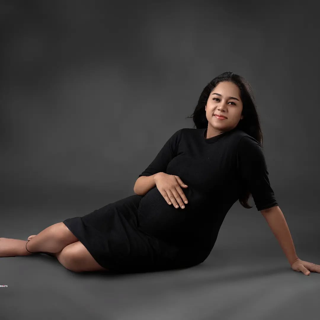 Maternity Marvels: Crafting Timeless Memories for Moms-to-Be