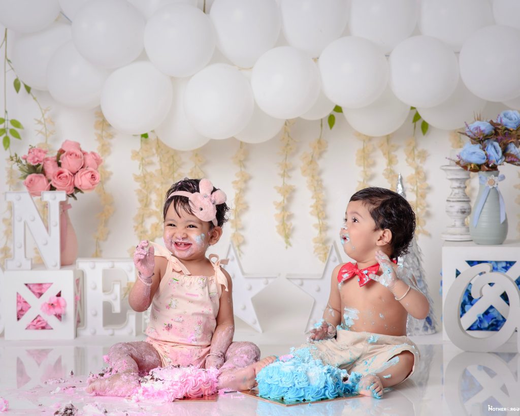siblings cake smash photoshoot
